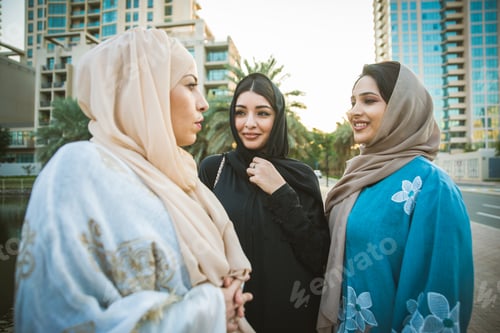 Preview: Arabic women in Dubai