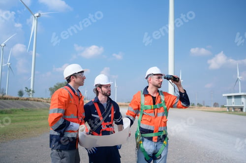 Preview: Surveyor and engineer Examine the efficiency of gigantic wind turbines