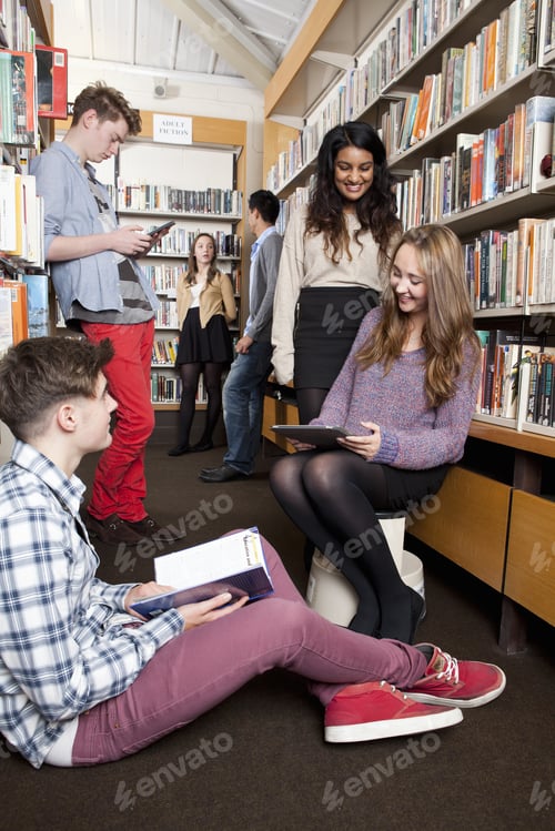 Preview: Students reading in library