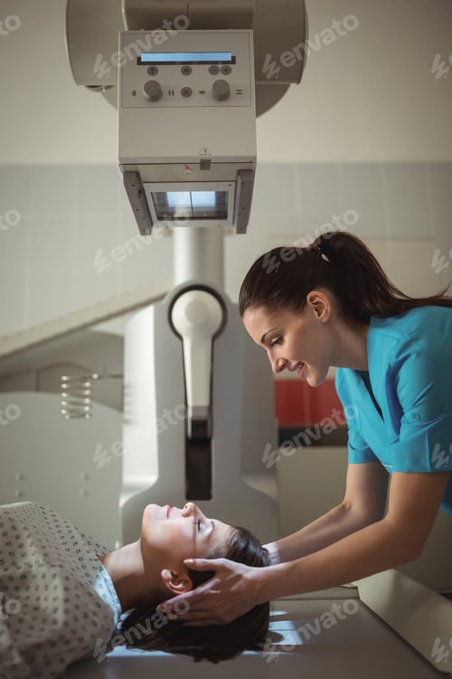 Preview: Female patient undergoing an x-ray test