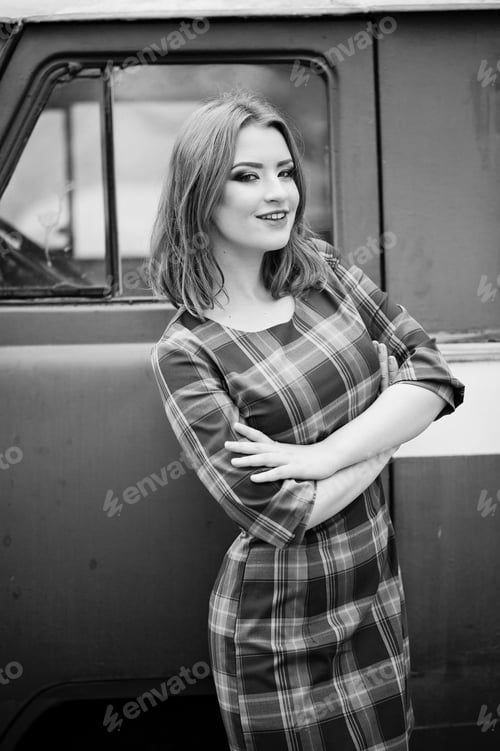 Preview: Young red haired girl lady