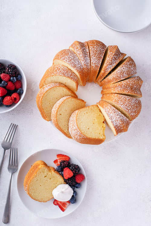 Preview: Pound cake, traditional vanilla or sour cream flavor