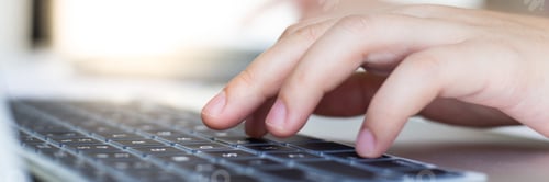 Preview: businessmen use laptop