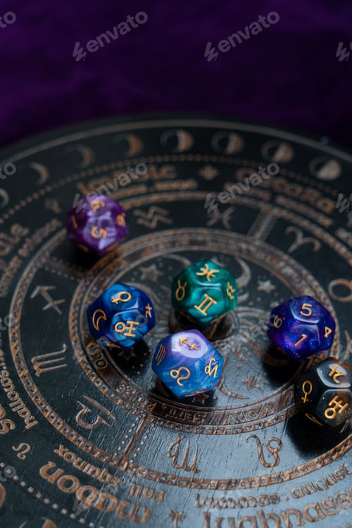 Preview: Zodiac horoscope with divination dice