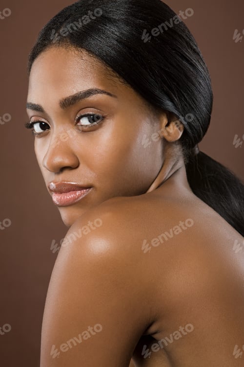 Preview: Portrait of young woman