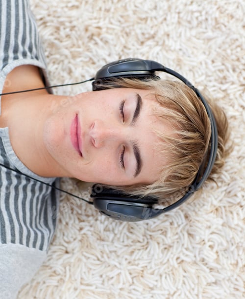 Preview: Teen guy listening to music