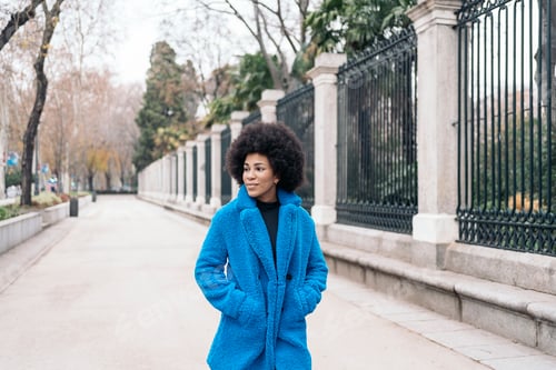 Preview: Afro Girl in the City