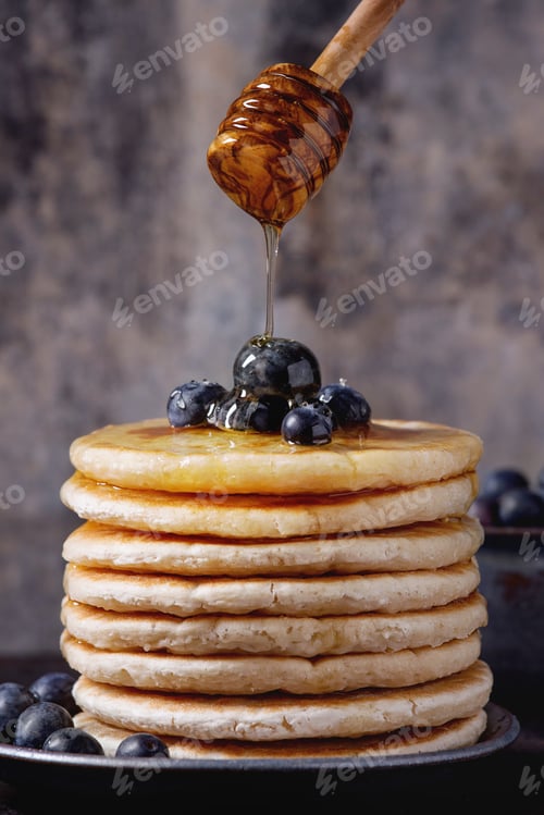 Preview: Pancakes with fresh blueberries