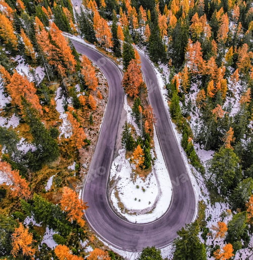 Preview: Curvy mountain road
