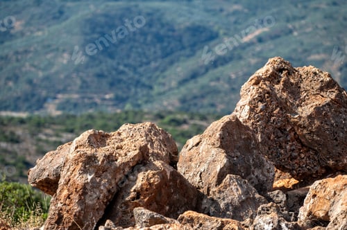 Preview: Rocky landscape highlights natural beauty of Crete during sunny day