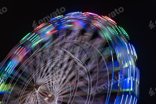 Preview: Spinning ferris wheel in motion