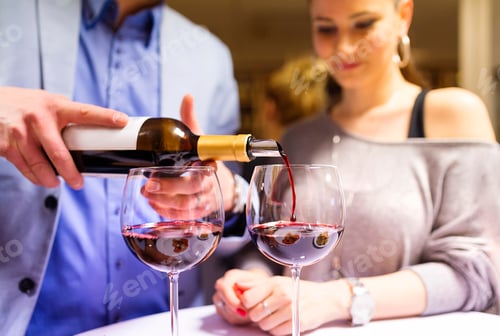 Preview: Couple in a bar