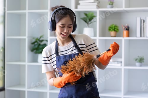Preview: Smiling Cleaning Staff Ready for Duty Professional Home Cleaning Concept