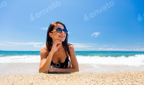 Preview: young woman in Greece