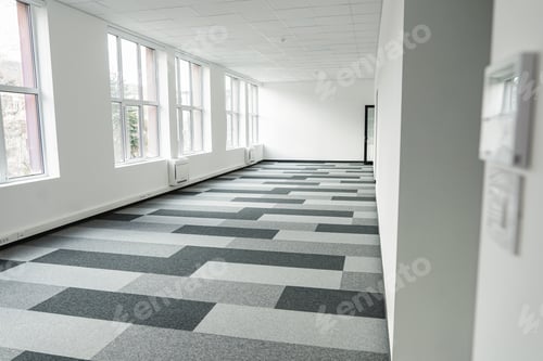 Preview: Empty office space With Checkered Floor and Windows