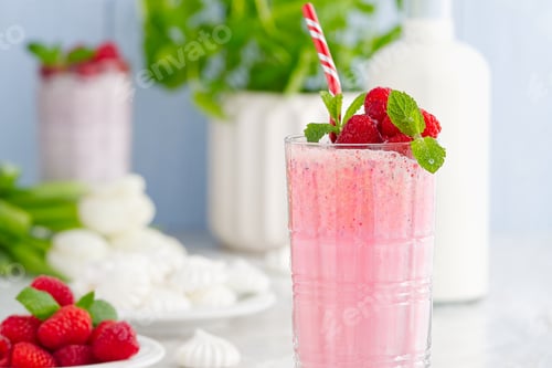 Preview: Raspberry milkshake non alcoholic cocktail. Raspberry smoothie weight loss concept.