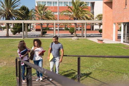 Preview: Group of students in Campus
