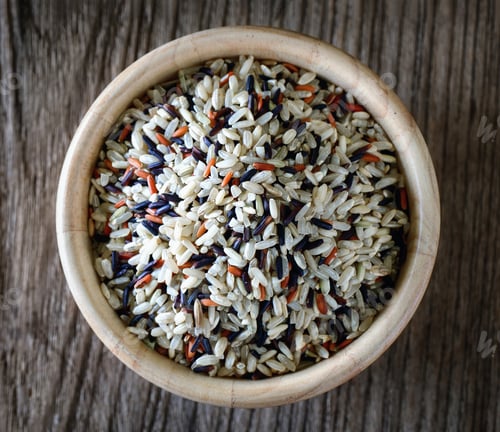 Preview: Brown rice seed in bowl