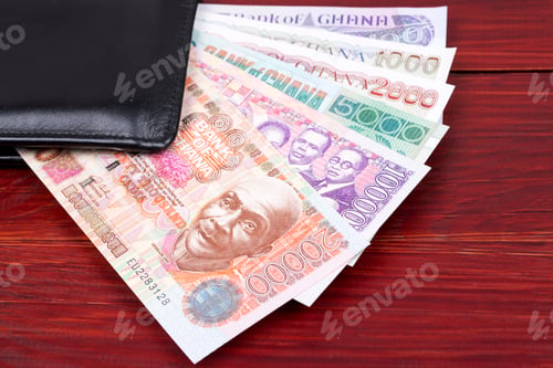 Preview: Old Ghanaian money in the black wallet