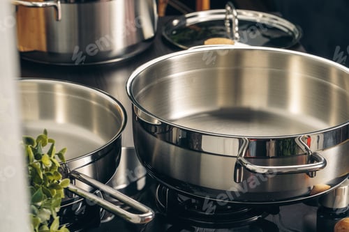 Preview: Frying pan on the gas stove in a kitchen