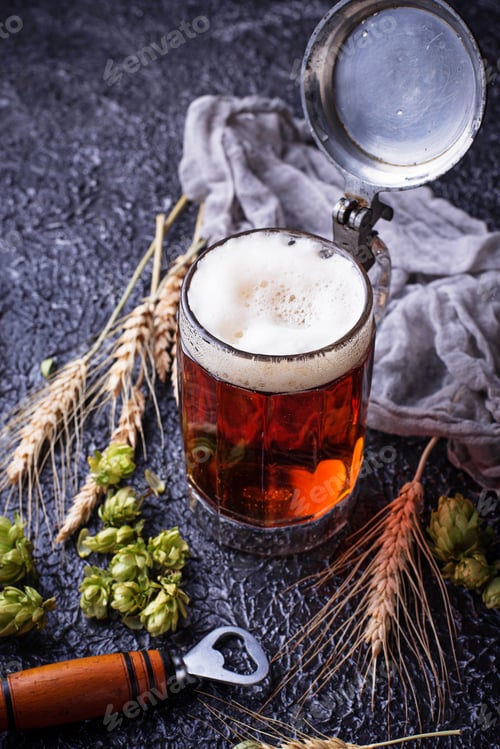 Preview: Mug of beer, hops and malt