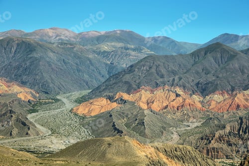 Vorschau: Blick auf farbenfrohe Berge von Tilcara