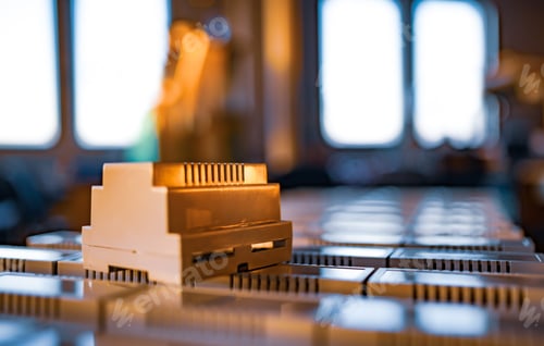 Vista previa: Estuches de plástico universales para la fabricación de productos radioelectrónicos en serie