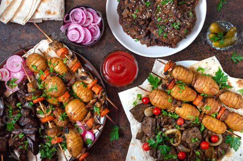 Preview: Different dishes of liver kebab.