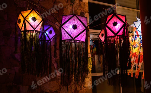 Preview: Traditional Atapattama Vesak lantern, Ocatagen shaped lantern symbolises eightfold path
