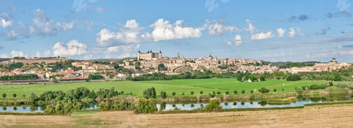 Preview: panoramic aerial image of the east side of the old town of Toledo with green fields