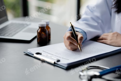 Preview: Doctor are recommending medicines to patients after being examined.