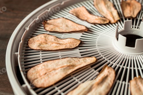 Preview: Pear slices after dehydration