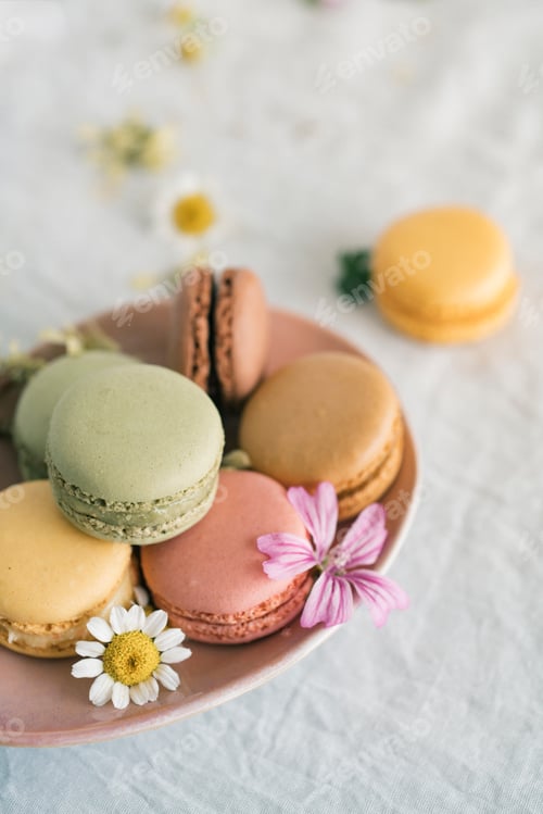 Preview: Colorful macarons on the table