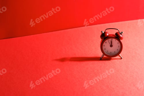 Preview: Retro alarm clock with time at twelve o'clock or midnight