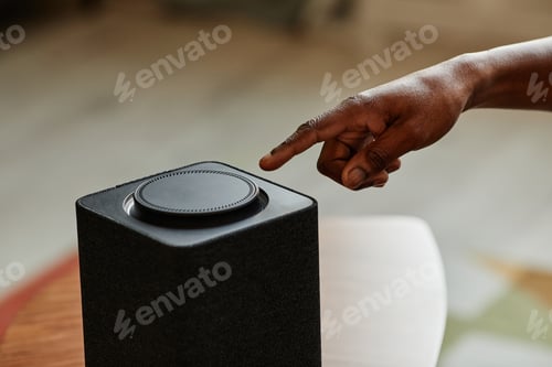 Preview: Smart Speaker Close Up