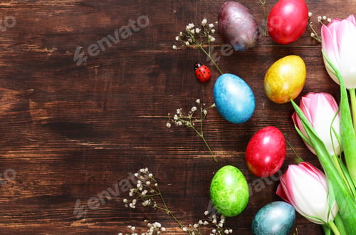 Preview: Easter composition with eggs and flowers on a wooden background