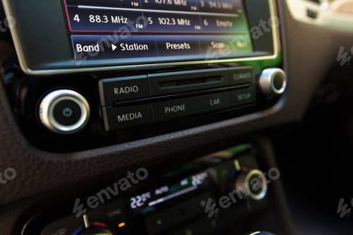 Preview: Smart multimedia touchscreen system for automobile