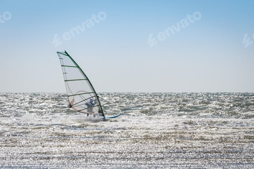 Preview: windsurfer