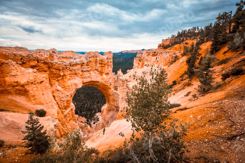 Preview: View of the beautiful The Arch Grand Escalante in Bryce National Park. Utah