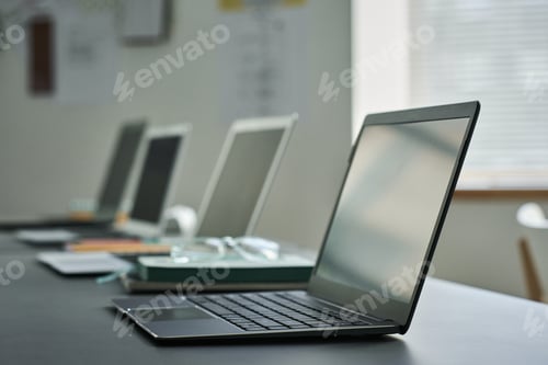 Preview: Computers for studying at class