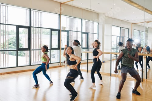 Preview: Dancers rehearsing in studio