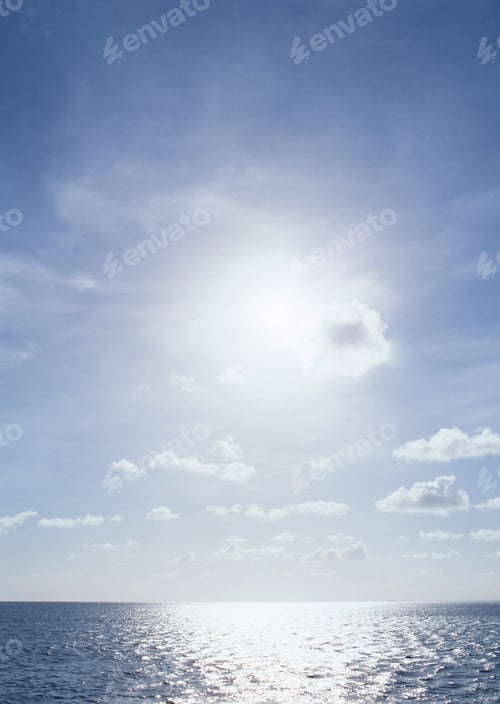 Preview: Serene ocean horizon at sunrise