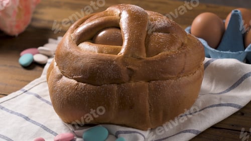 Preview: Easter folar with egg