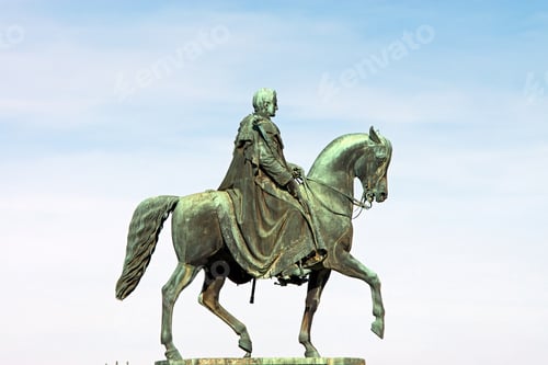Preview: King John of Saxony Statue
