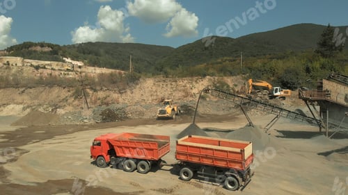 Preview: Orange truck for coal transportation