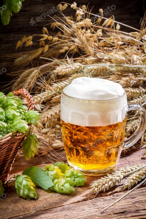 Preview: Small beer with a large foam