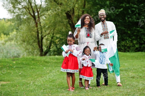Preview: African family in traditional clothes