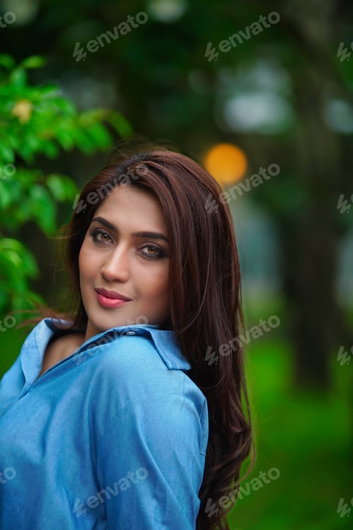 Preview: Portrait of a beautiful woman in nature