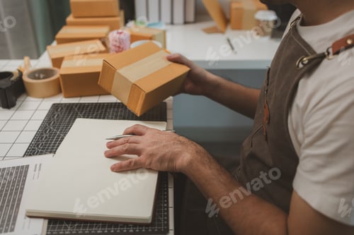 Preview: a packer is working in a room at a shipping company