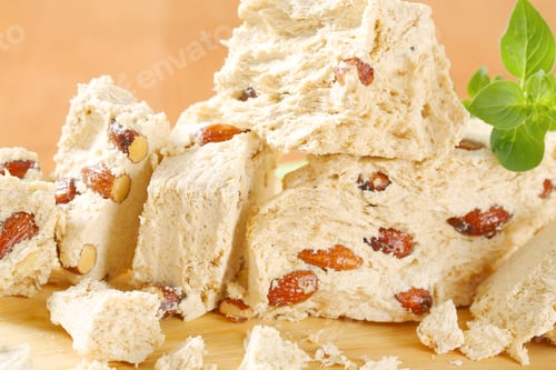 Preview: Greek halva with almonds